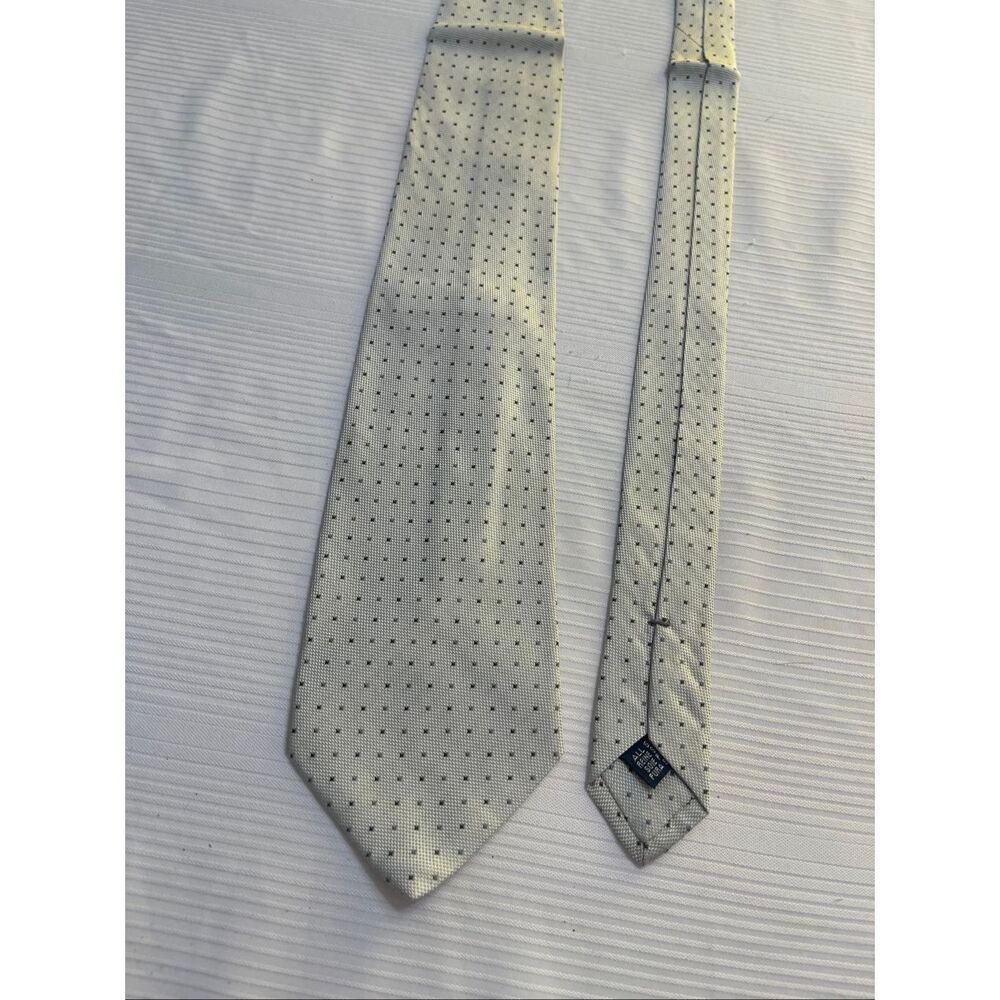 Burberry London Silver All Silk 100% Silk Polka Dot Necktie Tie